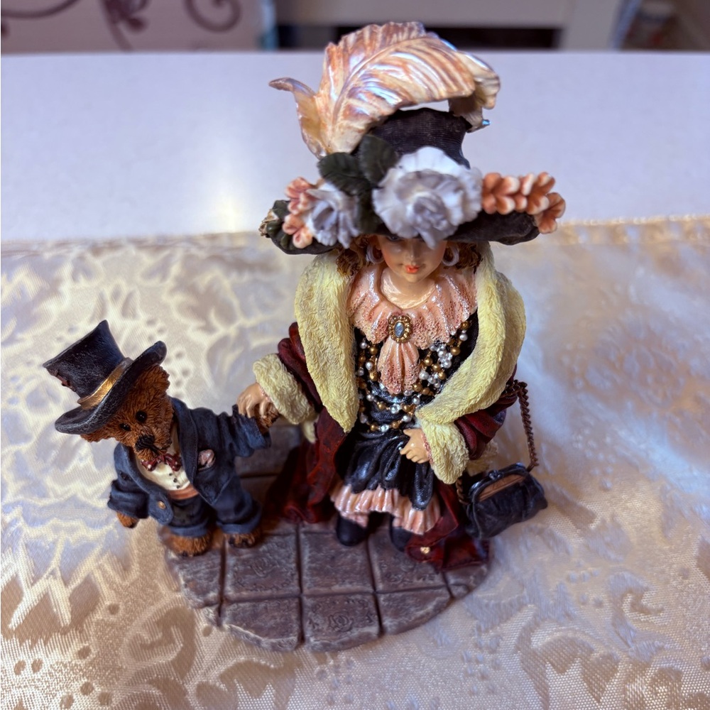 Boyd CollectionYesterday’s Child “ Amy and Edmund” - Picture 2 of 5